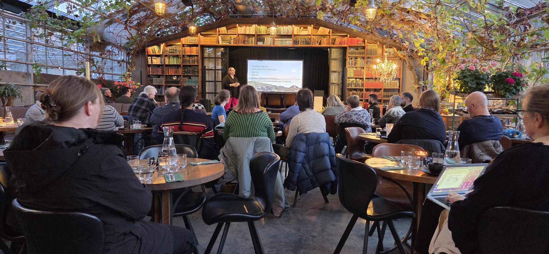 Mynd: Yfir 30 bændur og frumframleiðendur í Uppsveitum Árnessýslu komu saman til morgunverðarfundar þar sem góðar umræður sköpuðust um nýtingu matvæla og hvernig hægt er að nýta sameiginlega krafta svæðisins betur.